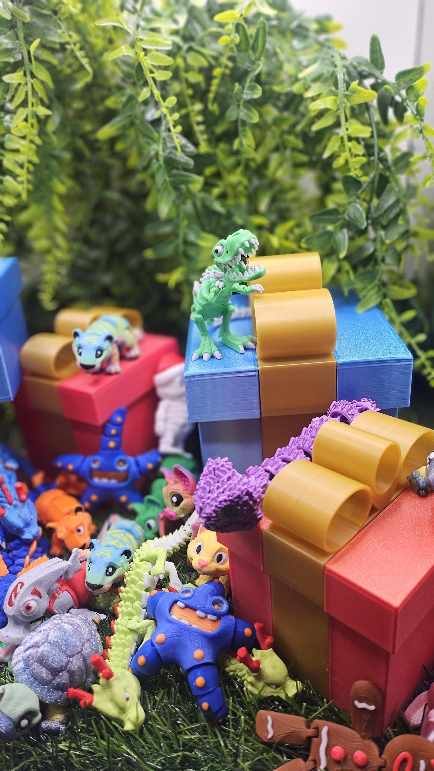 Cute and fun Mystery Gift Box of animals/critters from Sabre 3D, Matt Mire Makes, Artflex . Fidget Gifts