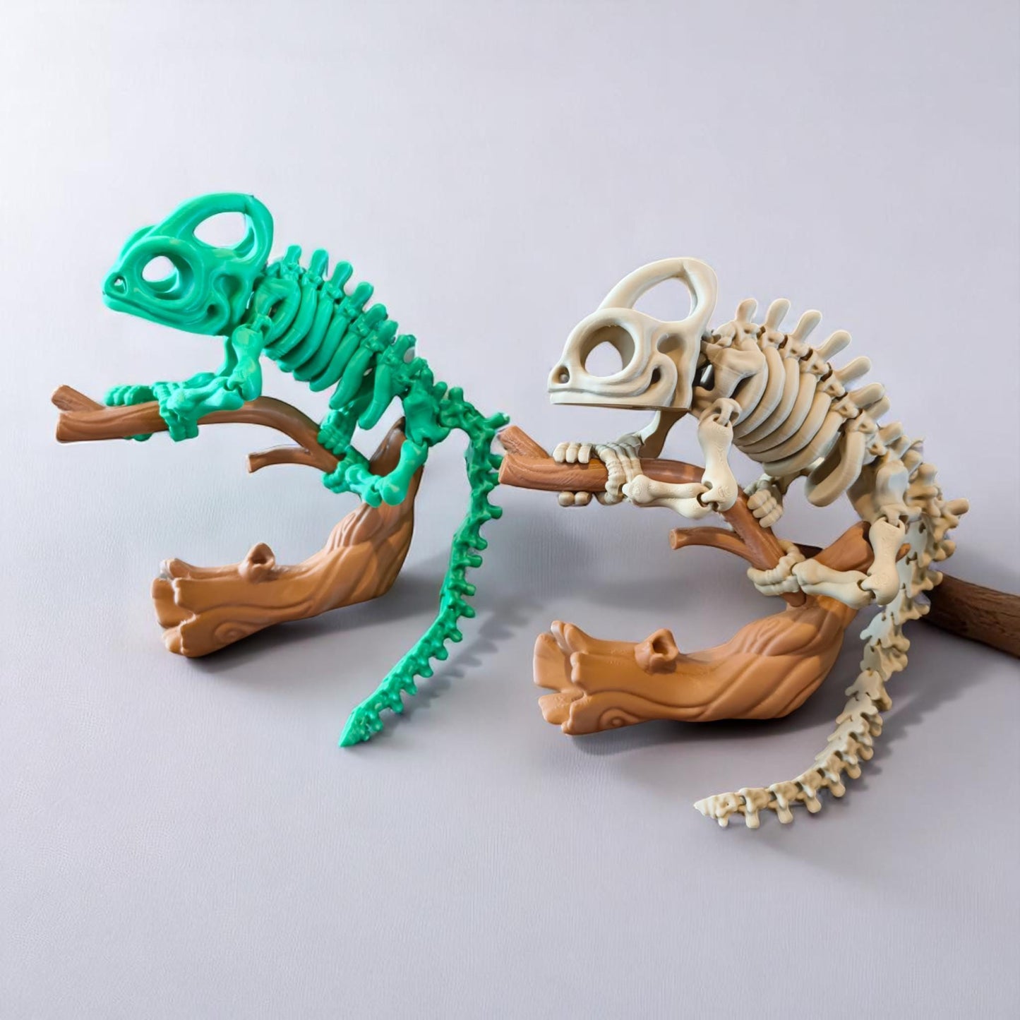 3D Printed articulated Skeleton Chameleon – Poseable & Perched on a Branch - articulated reptile