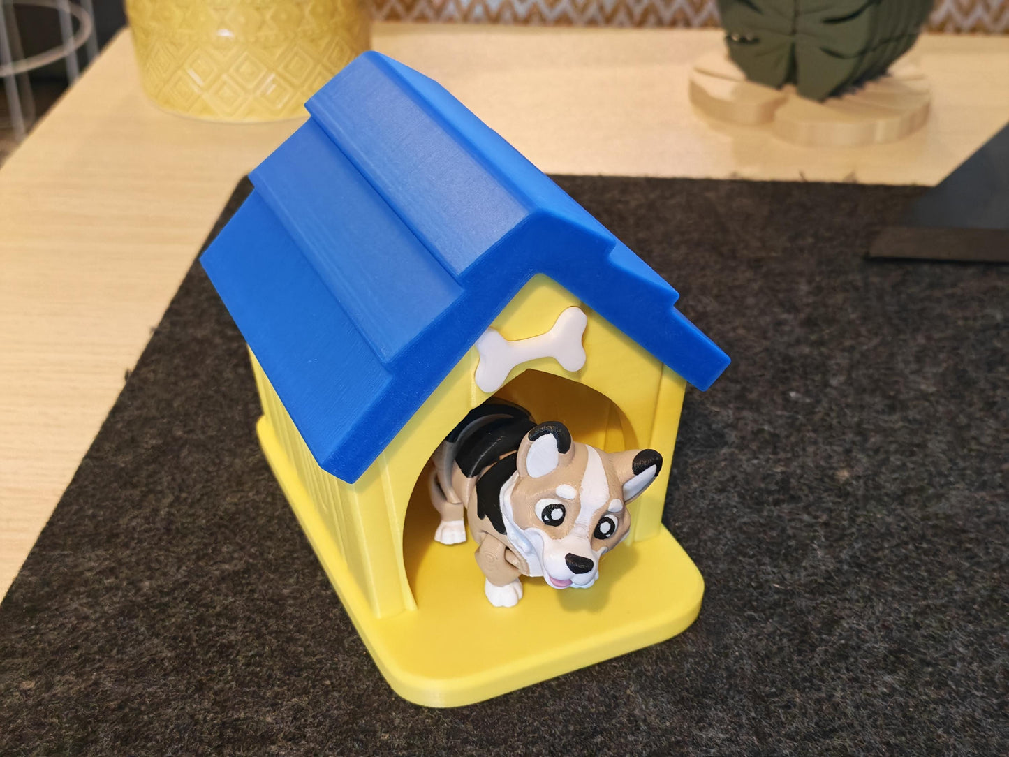 Title: Adorable 3D Printed Corgi Dog Figurine – Handmade Dog Lover Gift, Desk Decoration, Cute Corgi model. Plus optional Kennel